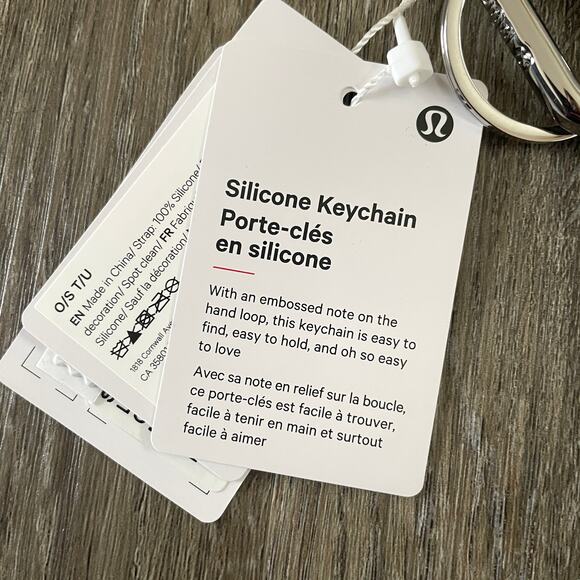 NWT Lululemon Silicone Keychain Citra Lime White - Picture 3 of 3